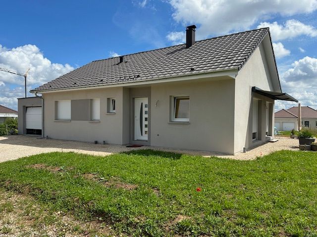 Maison Néolia avec bandes grises, vue avant