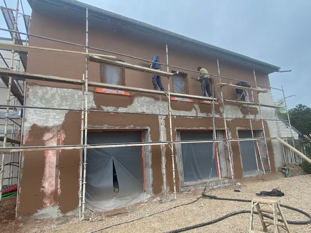 Échafaudage devant la façade