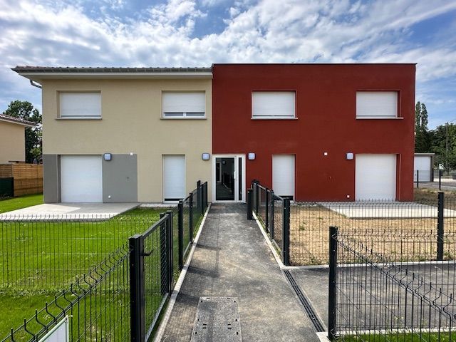 Façades bicolores de résidences privatives mitoyennes