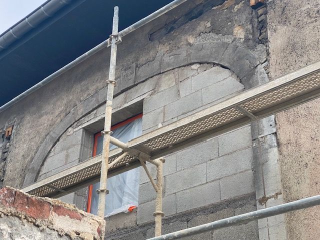 Maison en ruine avant rénovation, ouverture