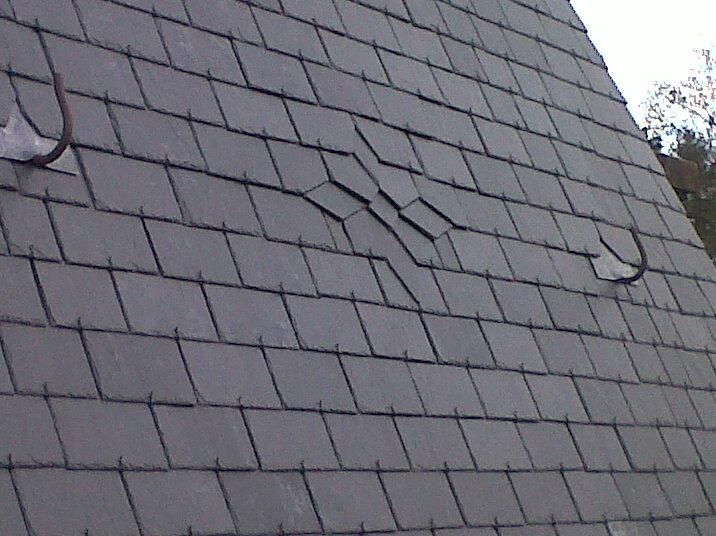 Couverture en ardoises avec un motif en forme d'étoile