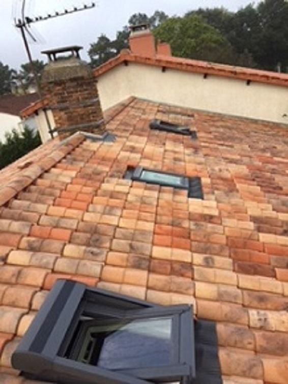 Couverture en tuiles avec velux