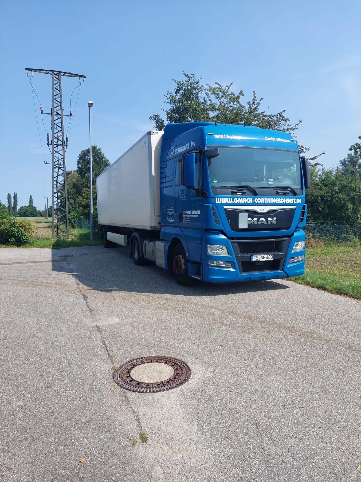 Blauer Gmach LKW