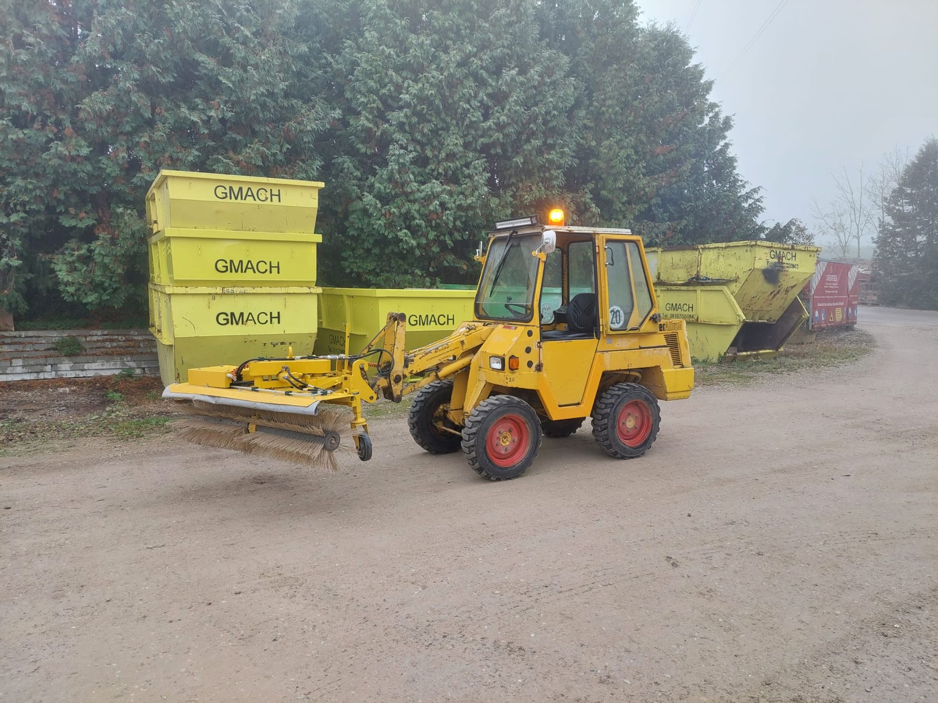 Gmach Baucontainer und Fuhrpark