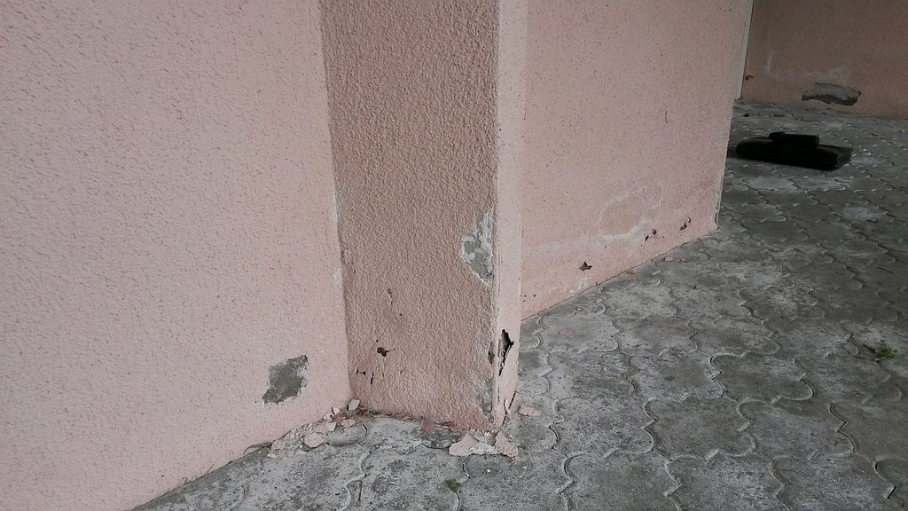 02 Schaden aufsteigende Feuchtigkeit