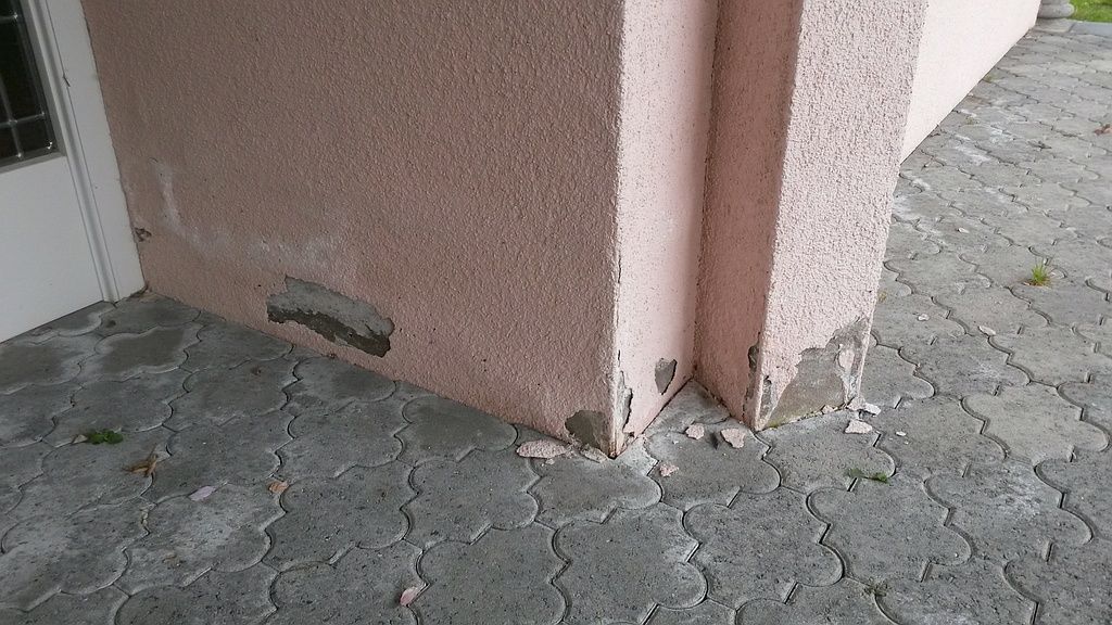 03 Schaden aufsteigende Feuchtigkeit