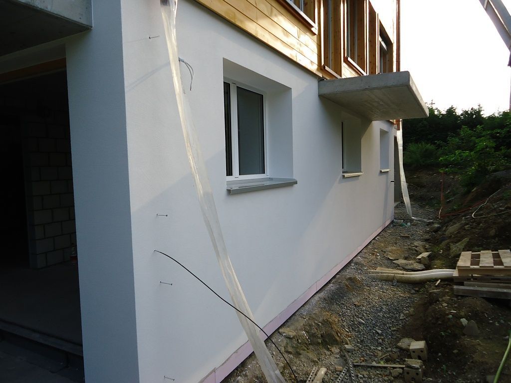 02_Fassadenwand isoliert und verputzt.
