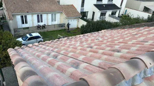 Une toiture provençale propre et nettoyée