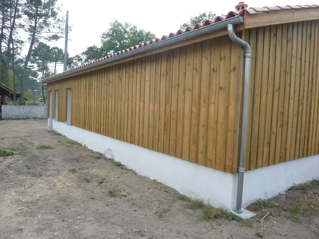 Vue arrière de la salle de classe