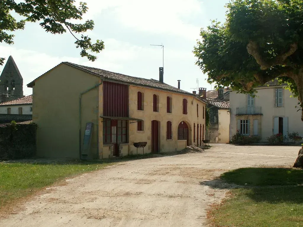 Après- ancien bâtiment après rénovation à Préchac