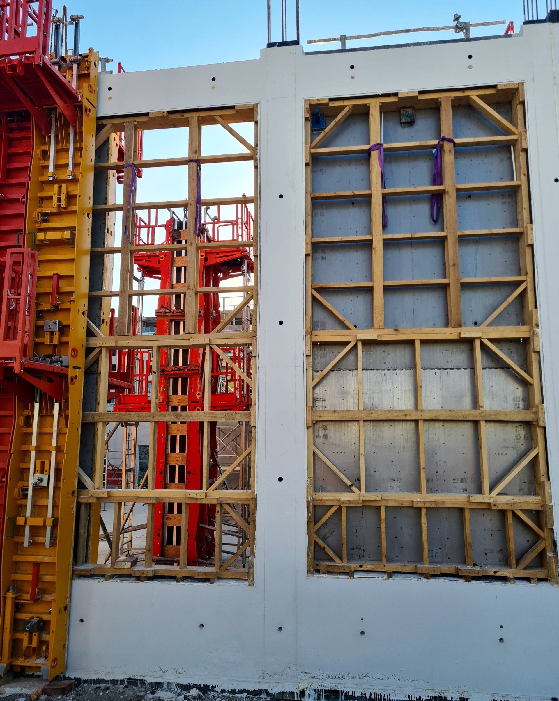 Photo d'un mannequin en bois pour grandes ouvertures.