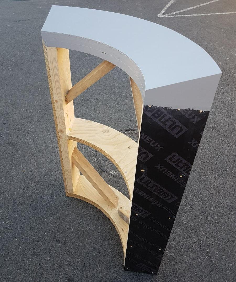 Photo d'un mannequin cintré.