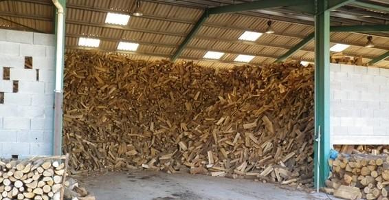 Bois bûches de 30/40/50 cm de 2 ans .Vente à la stère.