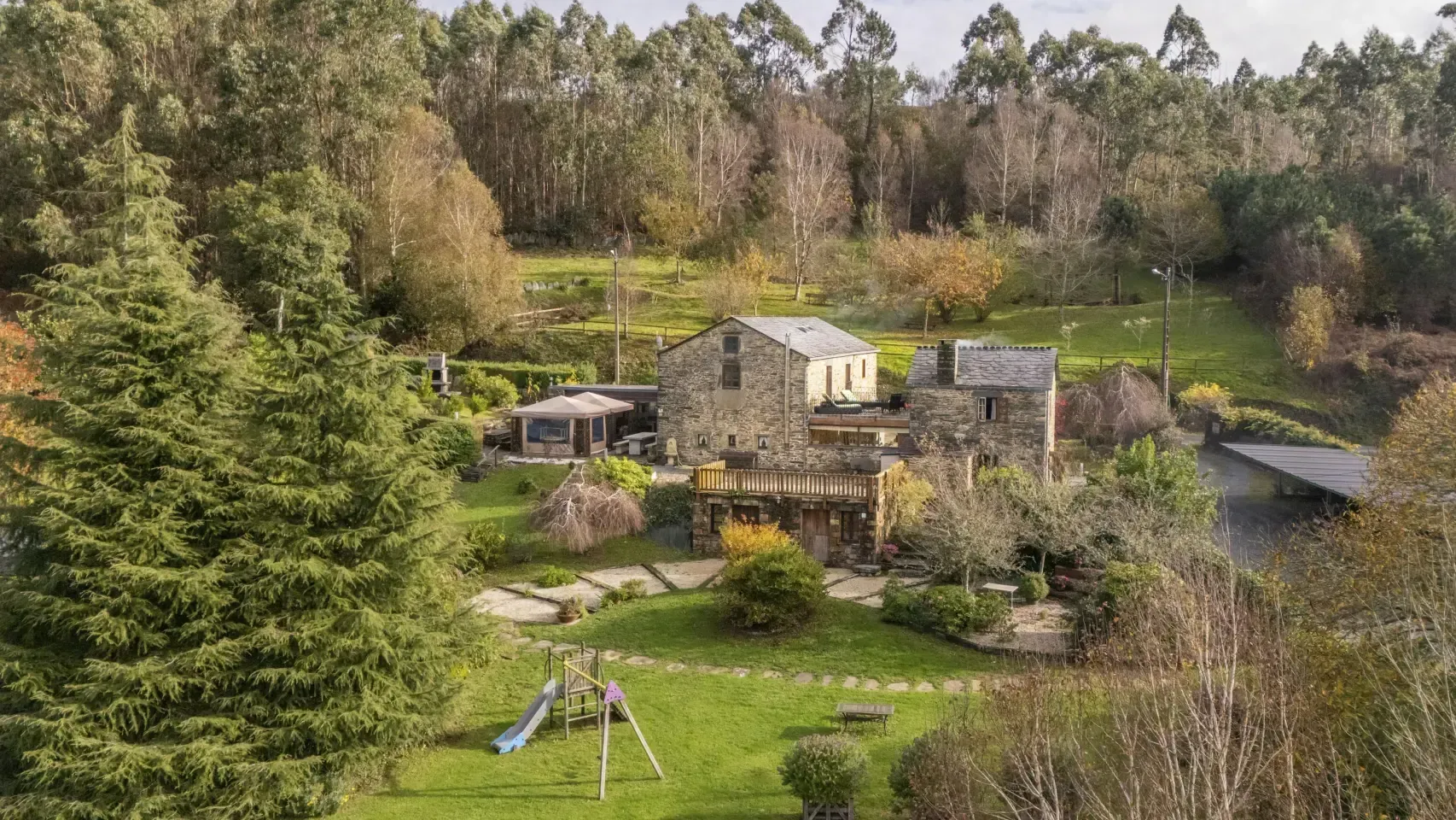 A la venta una de las mejores casas rurales de Galicia, el Hotel Rural Casa Piñeiro