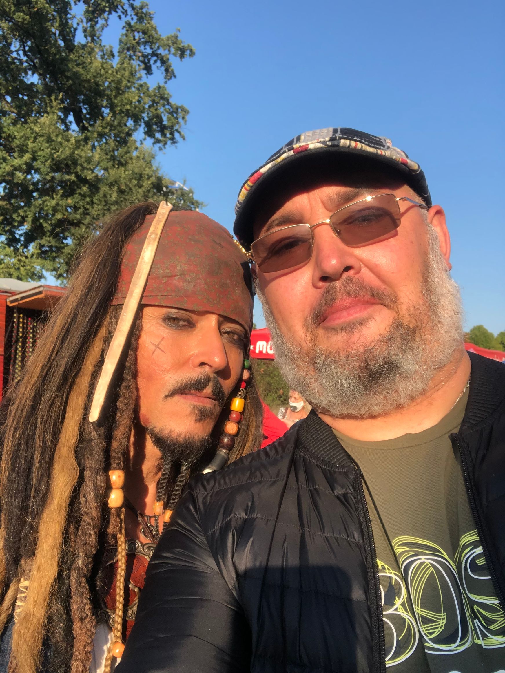 Selfie du chauffeur de taxi avec Johnny Depp.