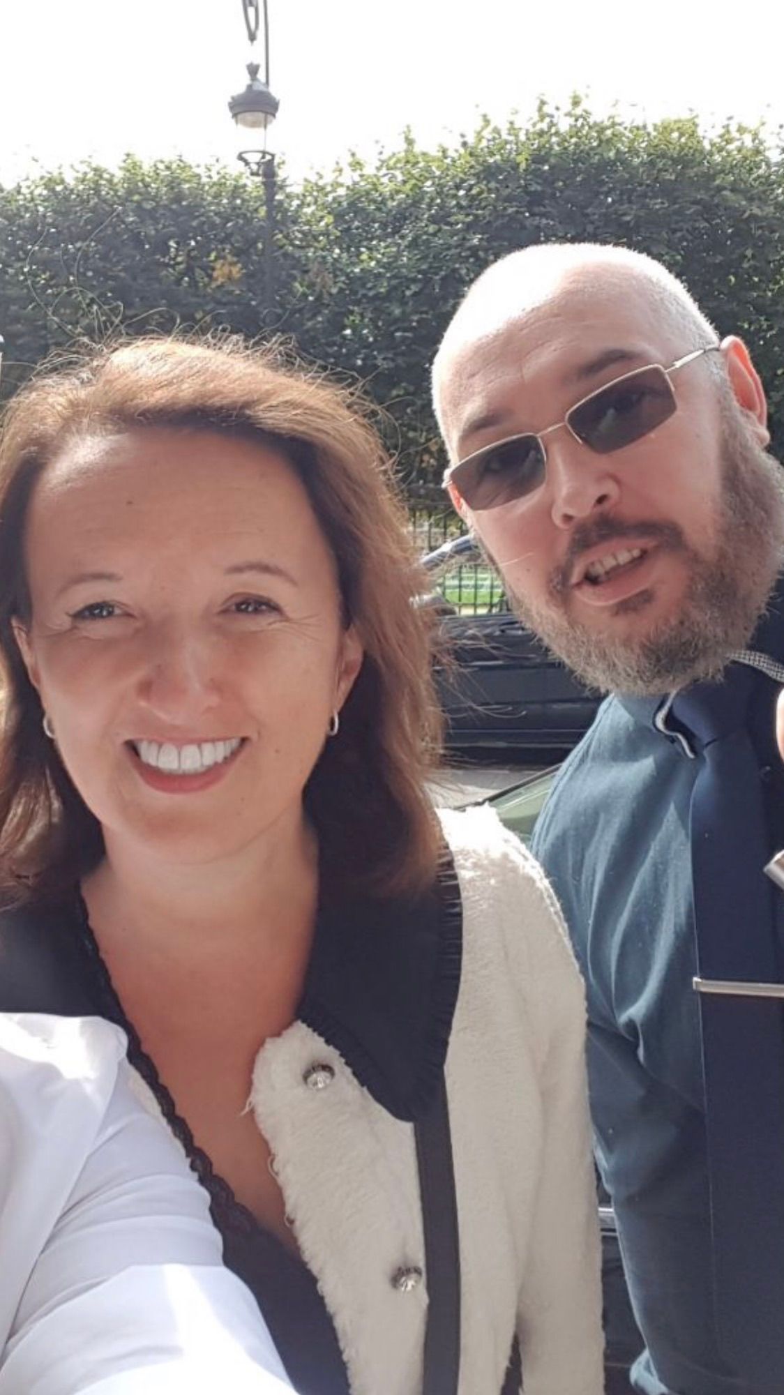Selfie du chauffeur de taxi avec Anne Roumanoff.