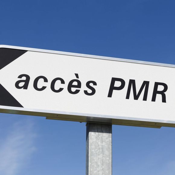 Panneau d'accès PMR