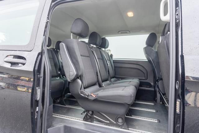 Minivan de 9 places, focus sur les places