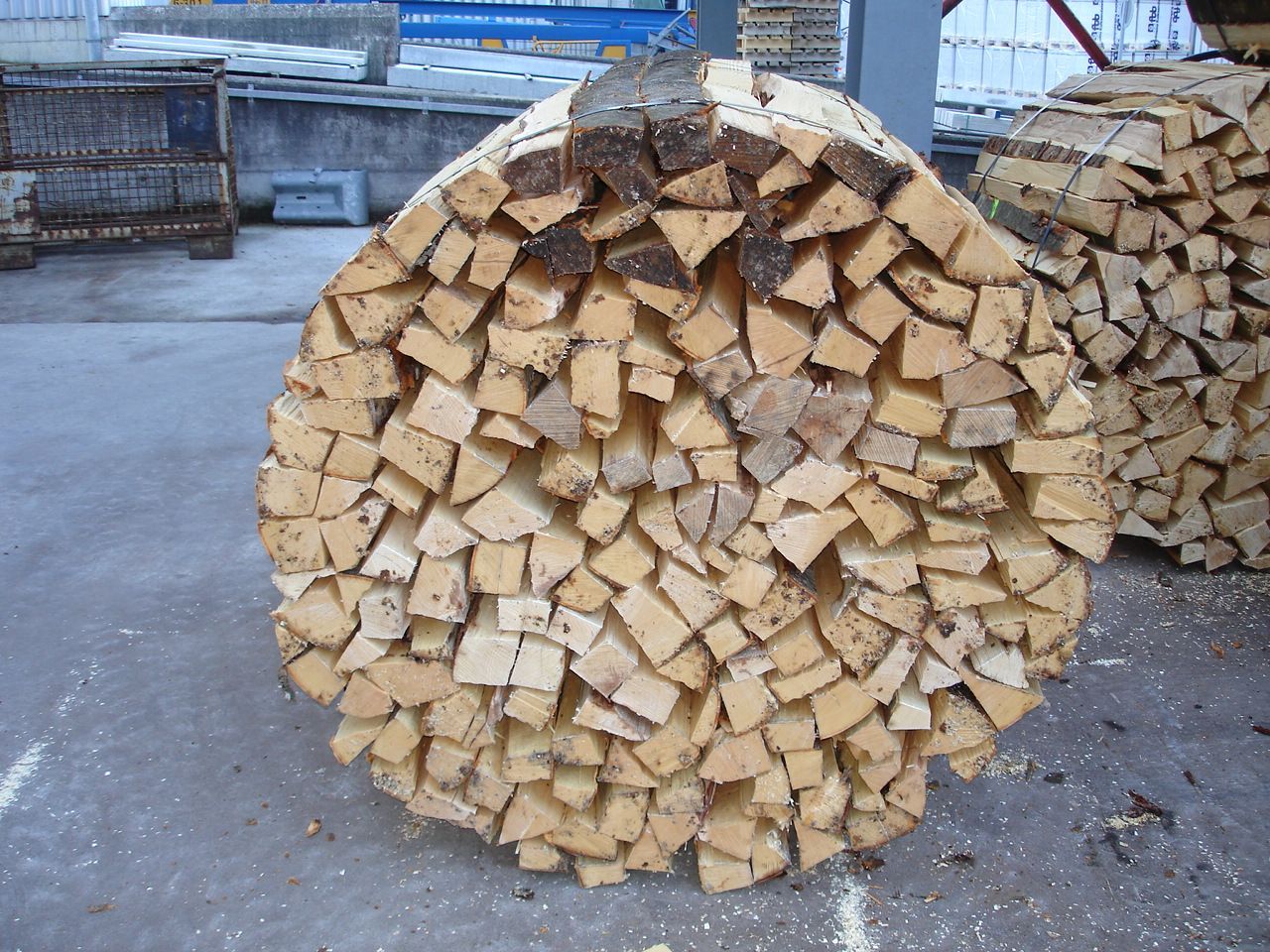 Holzbündle- Wenger Fritz Forstunternehmen