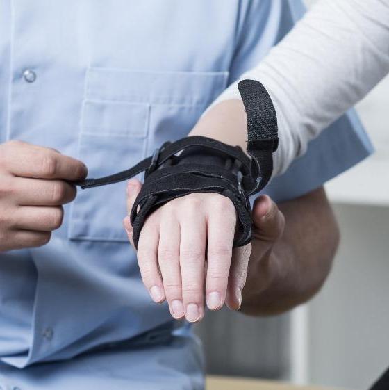 Matériel médical orthopédie orthèse au poignet attelle