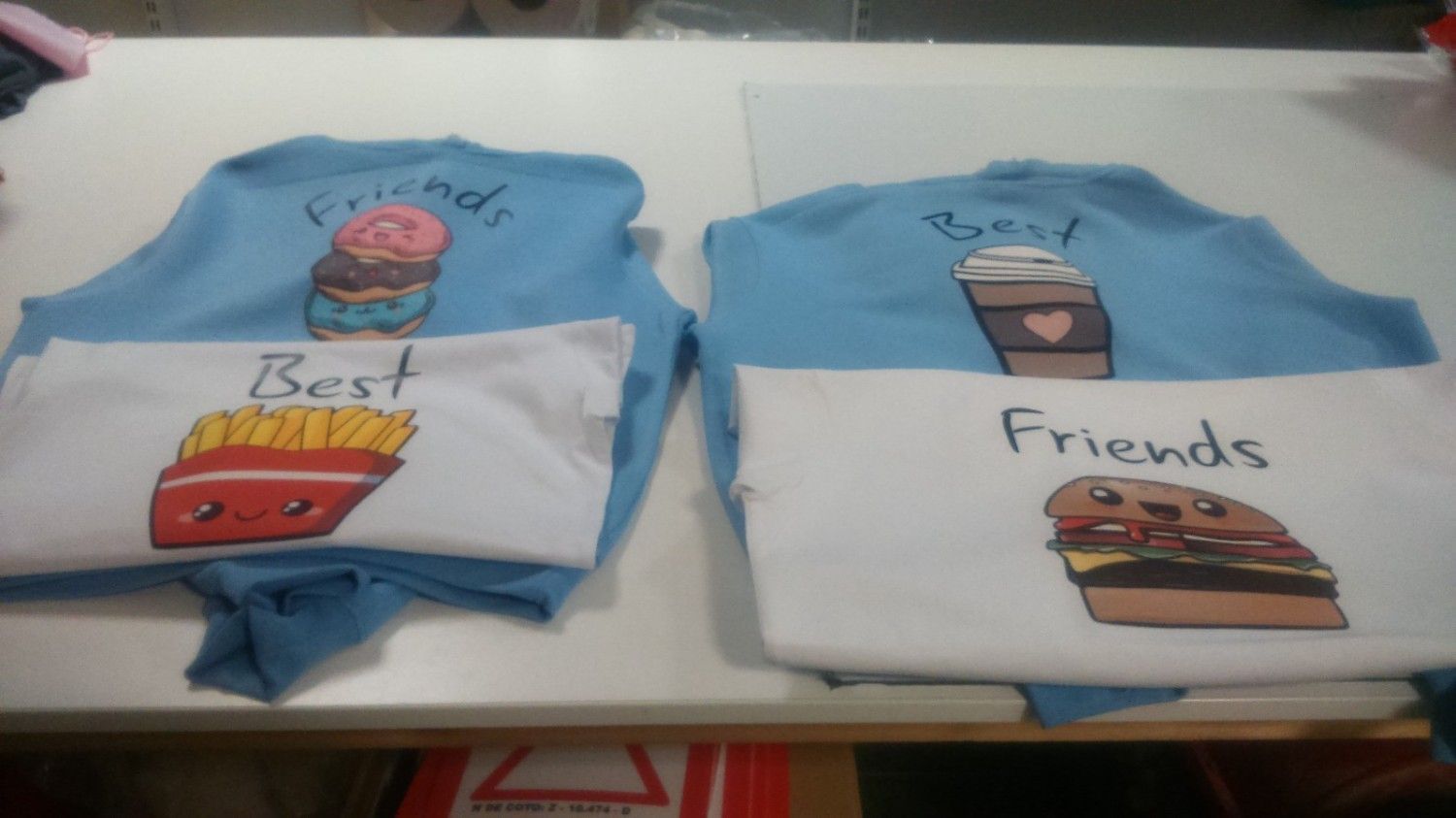 Dos sudaderas azules, 