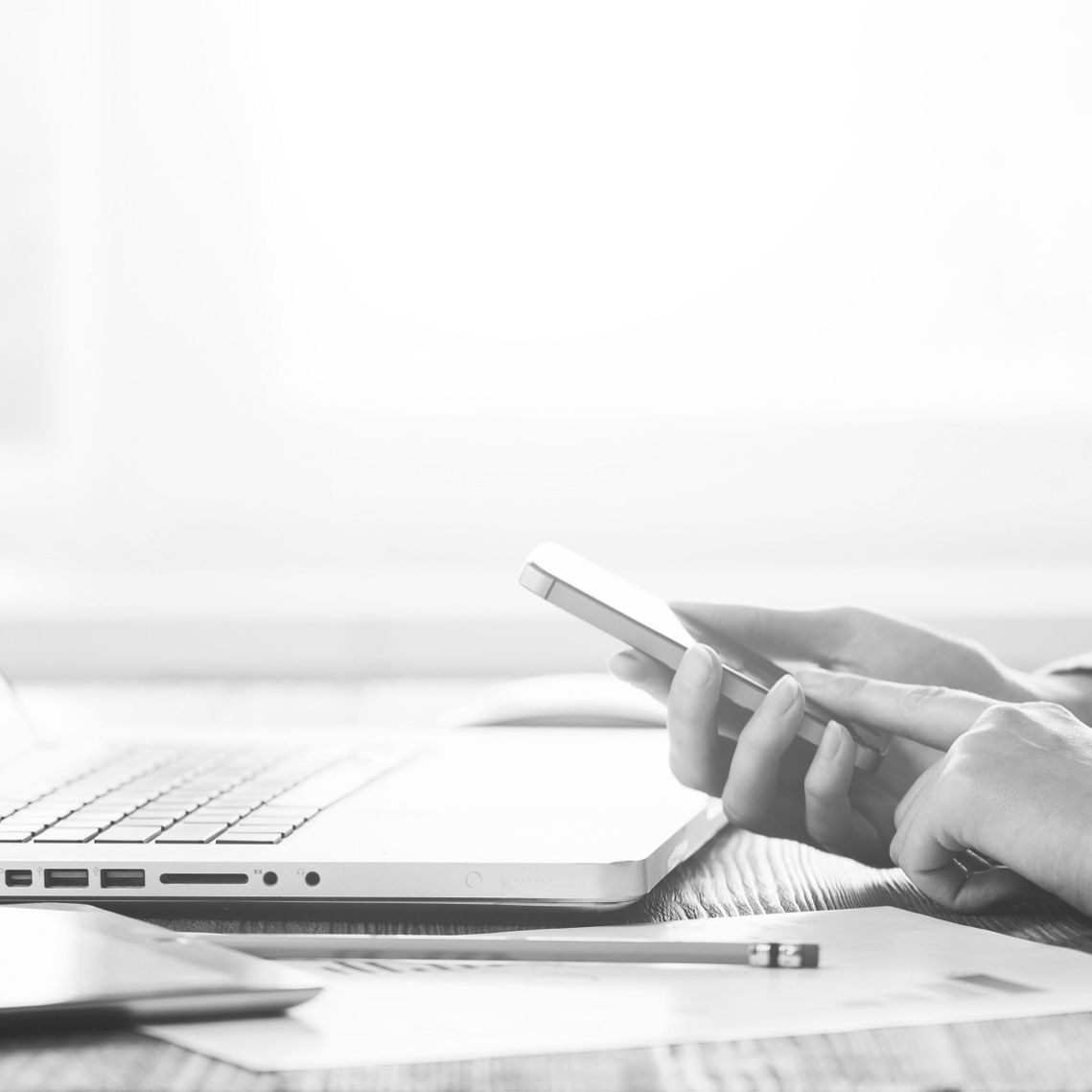 Mobile und Laptop - Lässer Treuhand AG - Biel