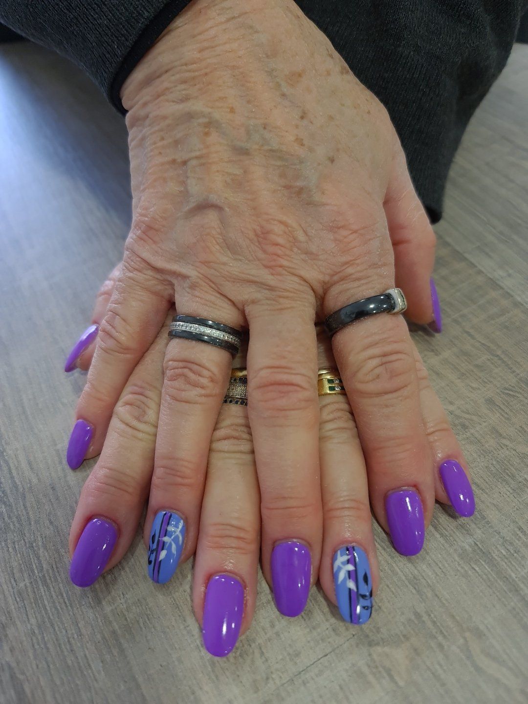 Ongles violets