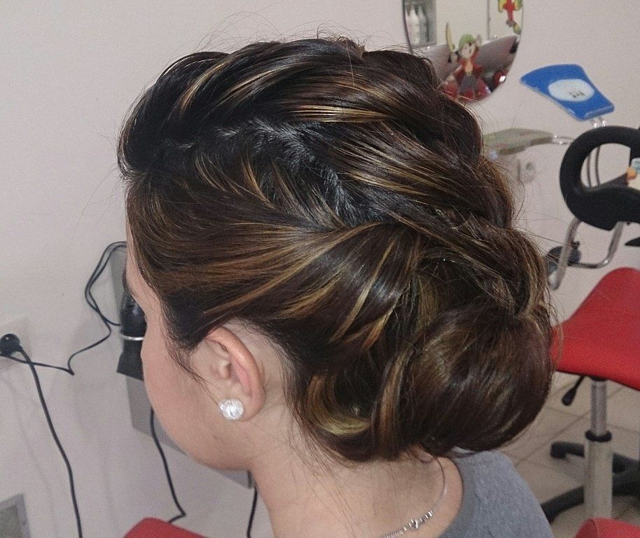 Chignon mèche brune