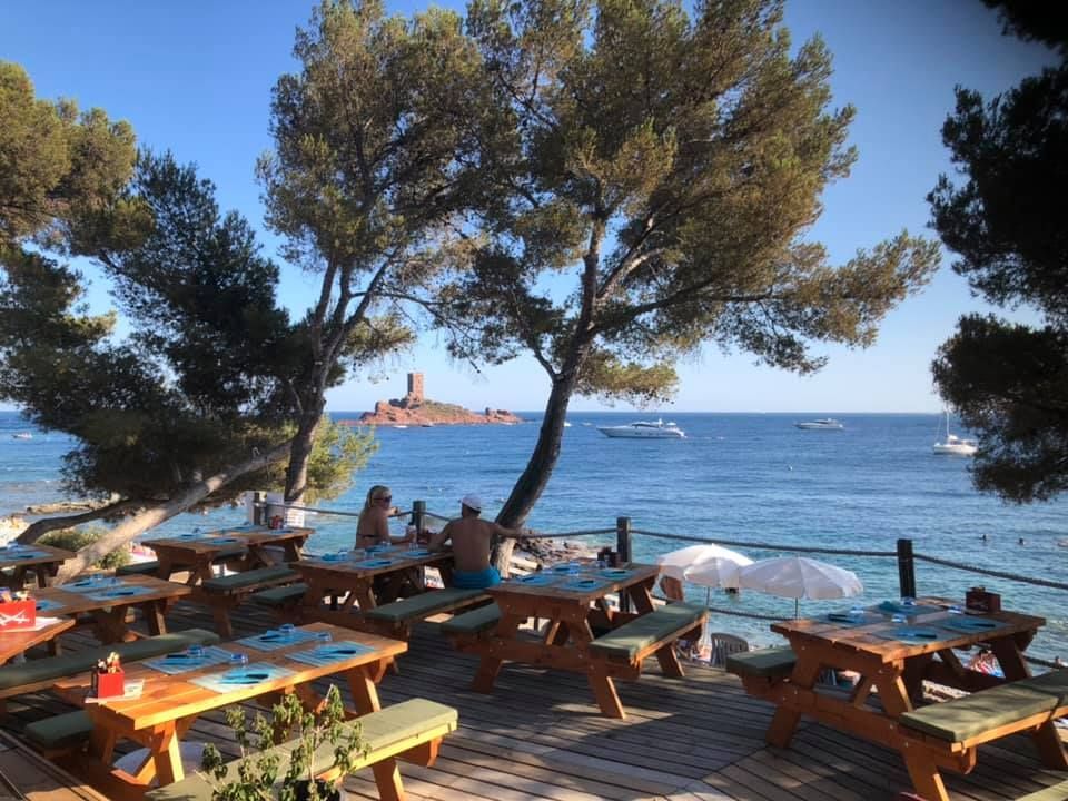 cap esterel location vacances sejour mer piscine