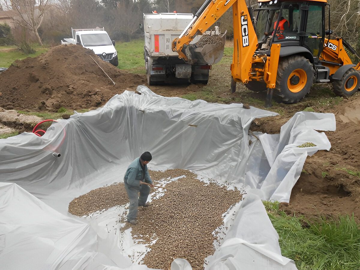Mise en place d'un bâche pour un système d'assainissement