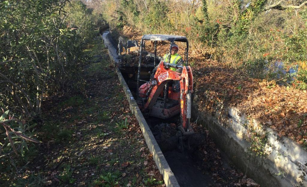 Travaux de curage de fossé