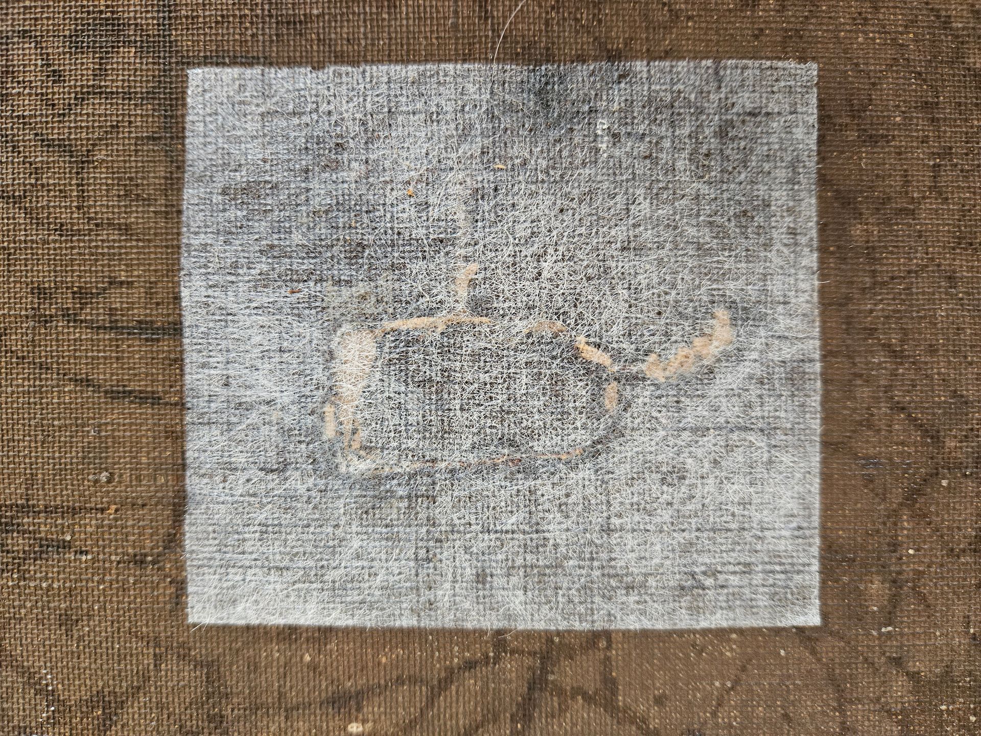 Restauration du cadre d'un tableau.