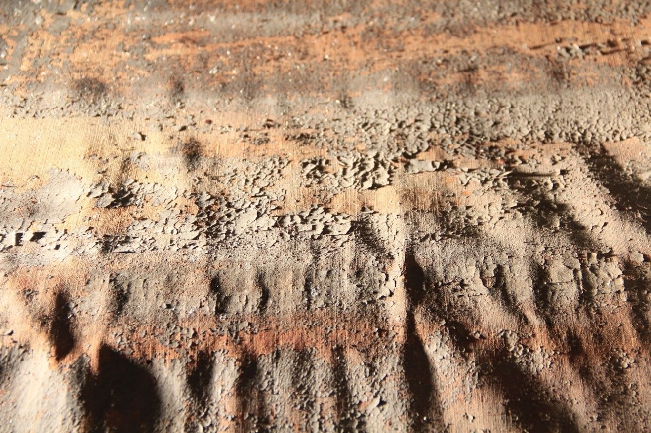 Refixage de la toile.