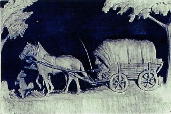 Ein von Pferden gezogener Planwagen auf einer Straße unter Bäumen, in Blau- und Weißtönen.