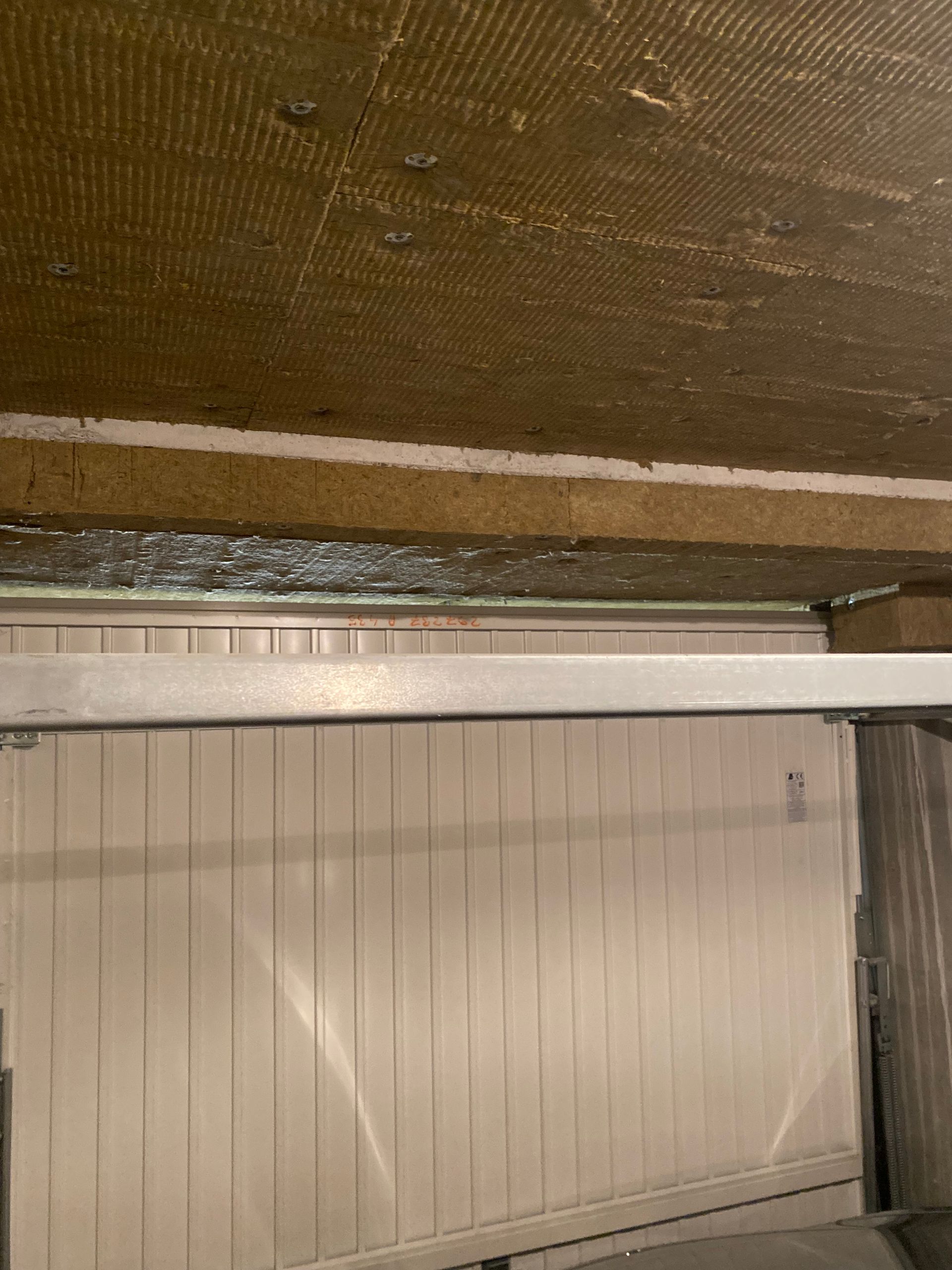 Porte de garage blanche