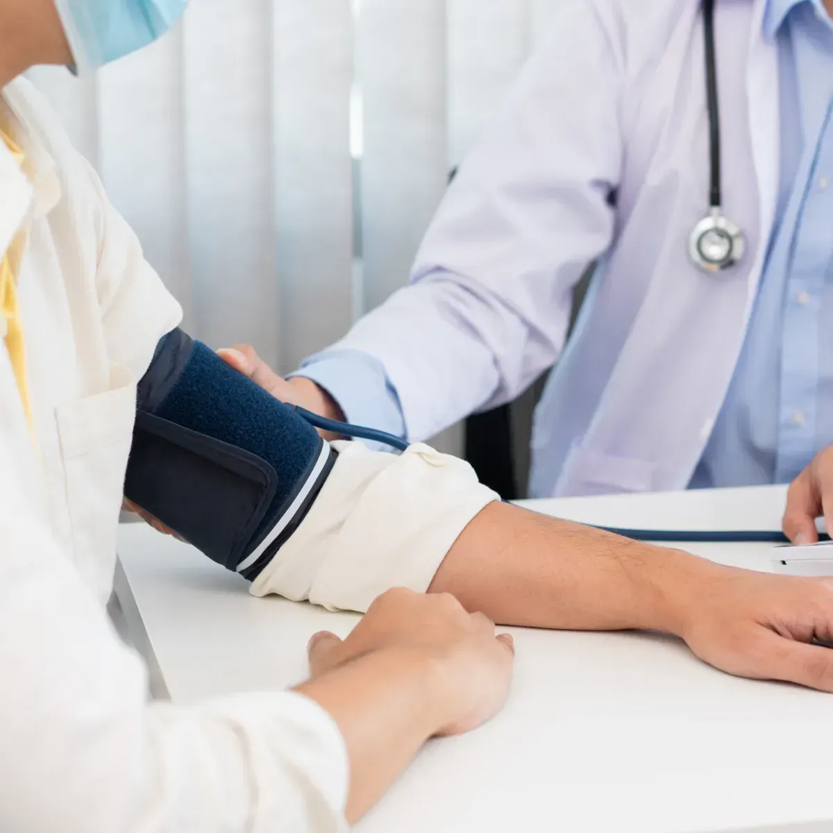Médico y paciente en consulta