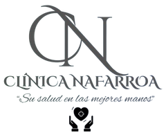 El logotipo de Clínica Navarroa es un fondo azul con un corazón y unas manos sosteniendo un corazón.