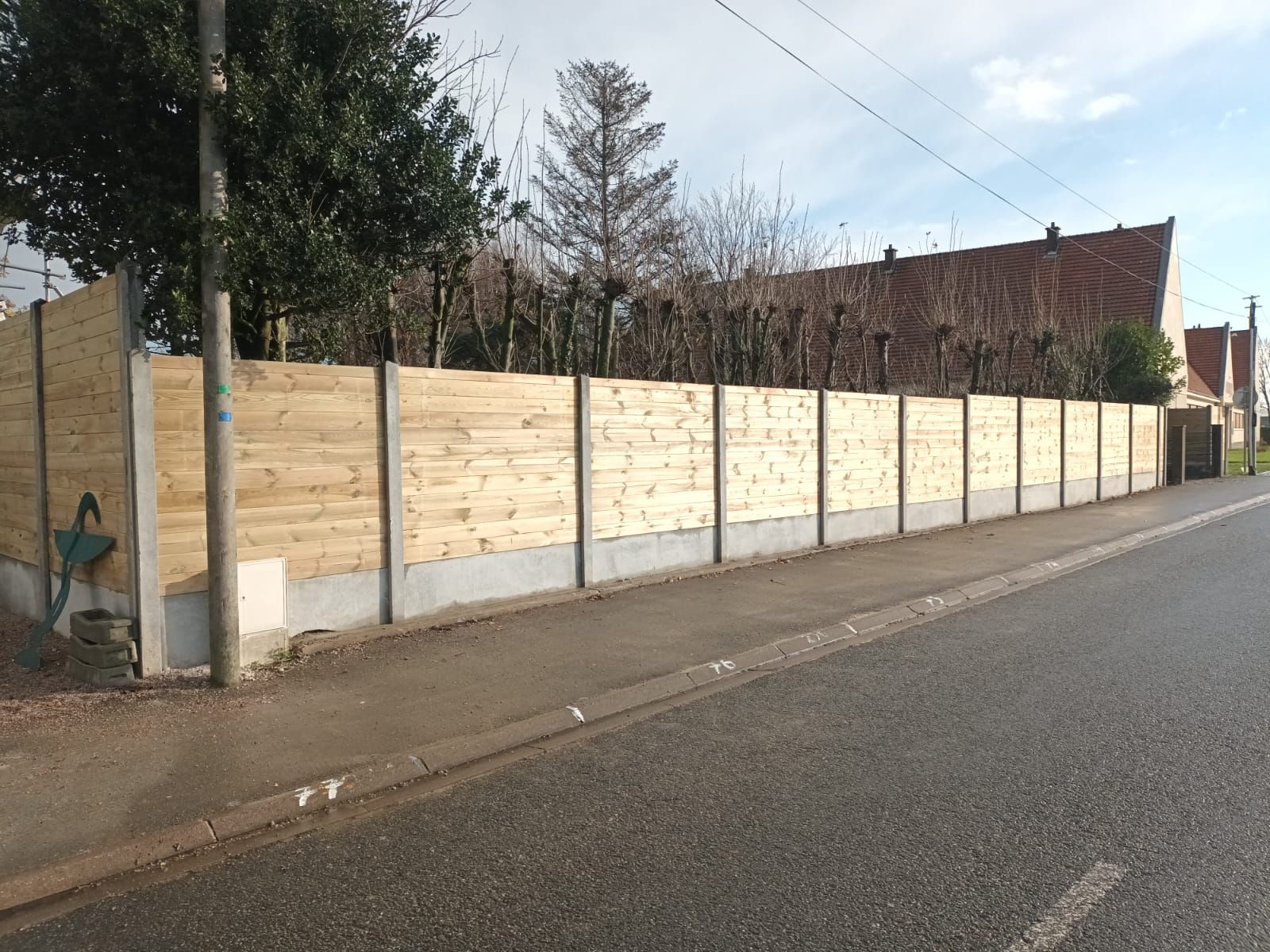 Une clôture en bois