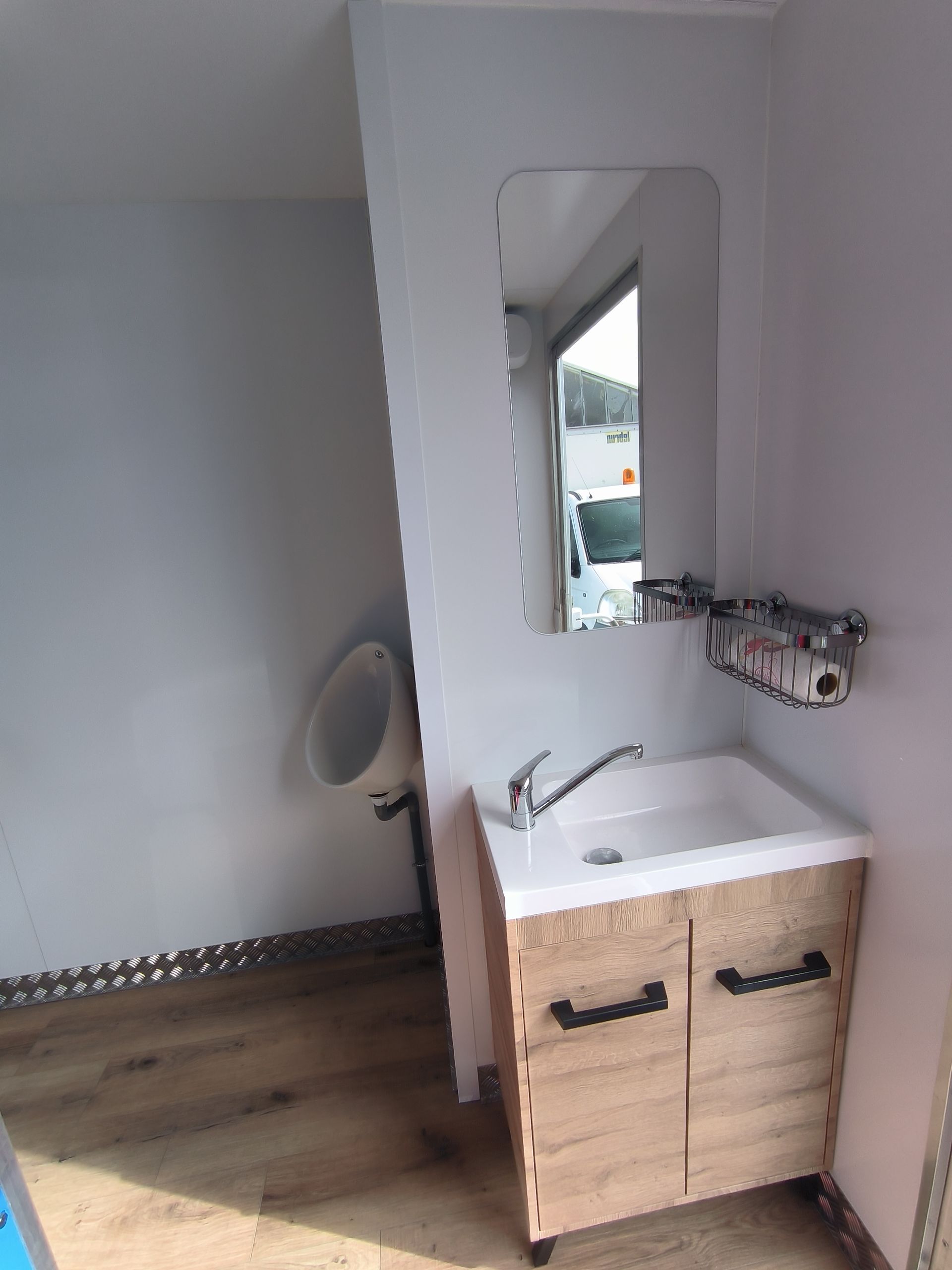 Véhicule toilette sanitaire n°2 - 7