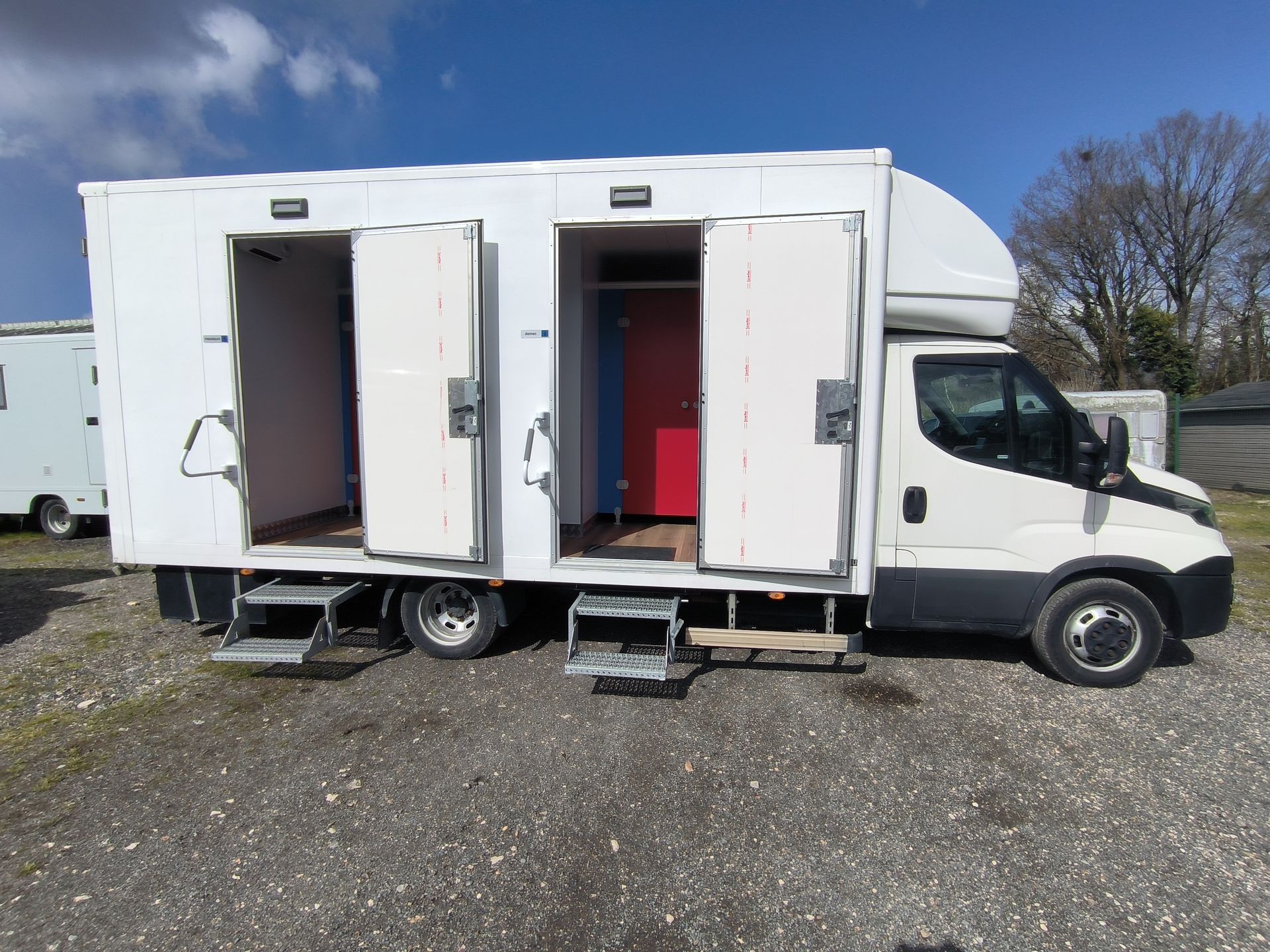 Véhicule toilette n°2