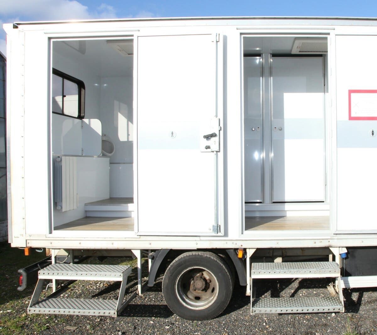 Véhicule toilette n°1