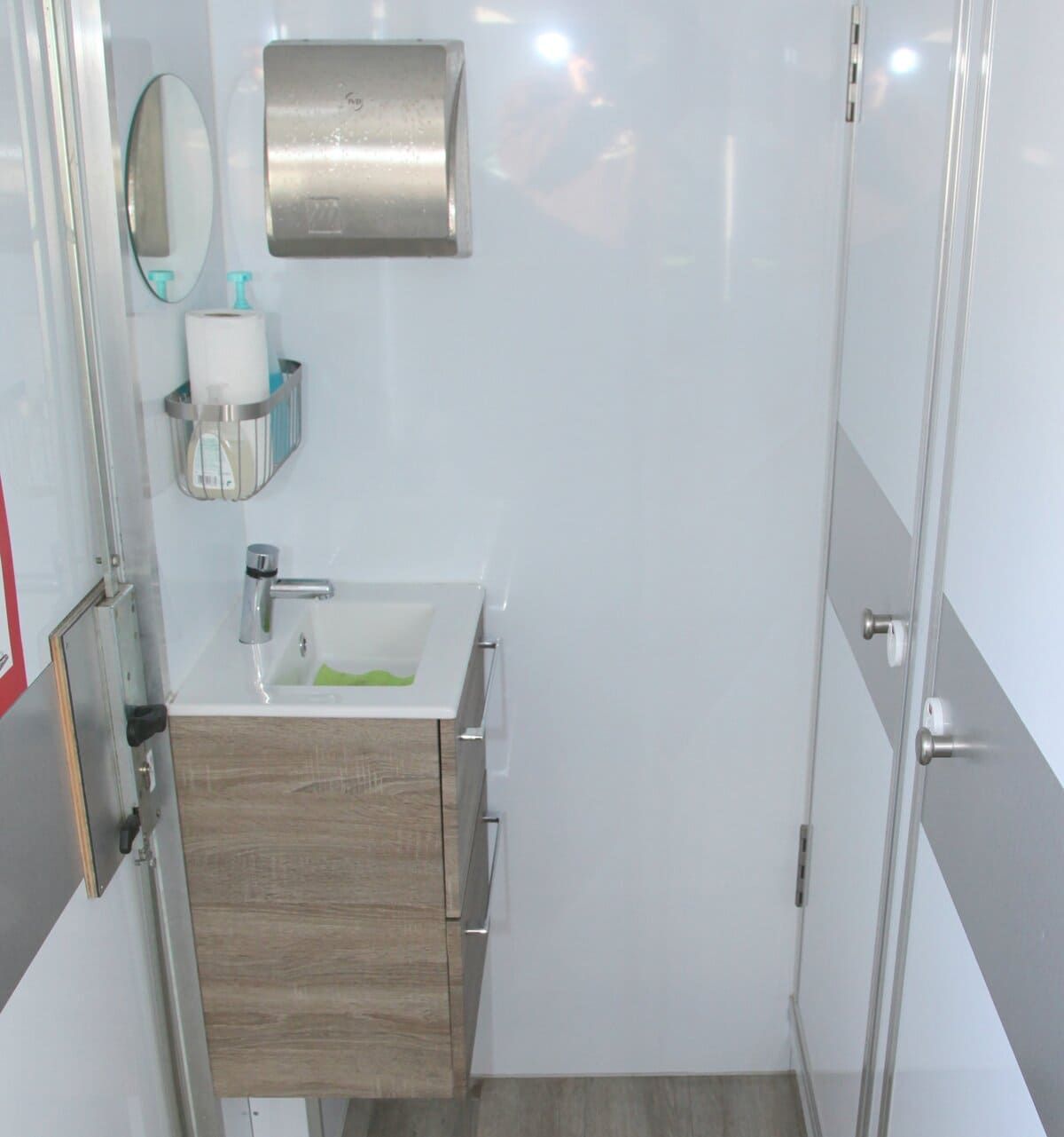 Véhicule toilette sanitaire n°1 - 7