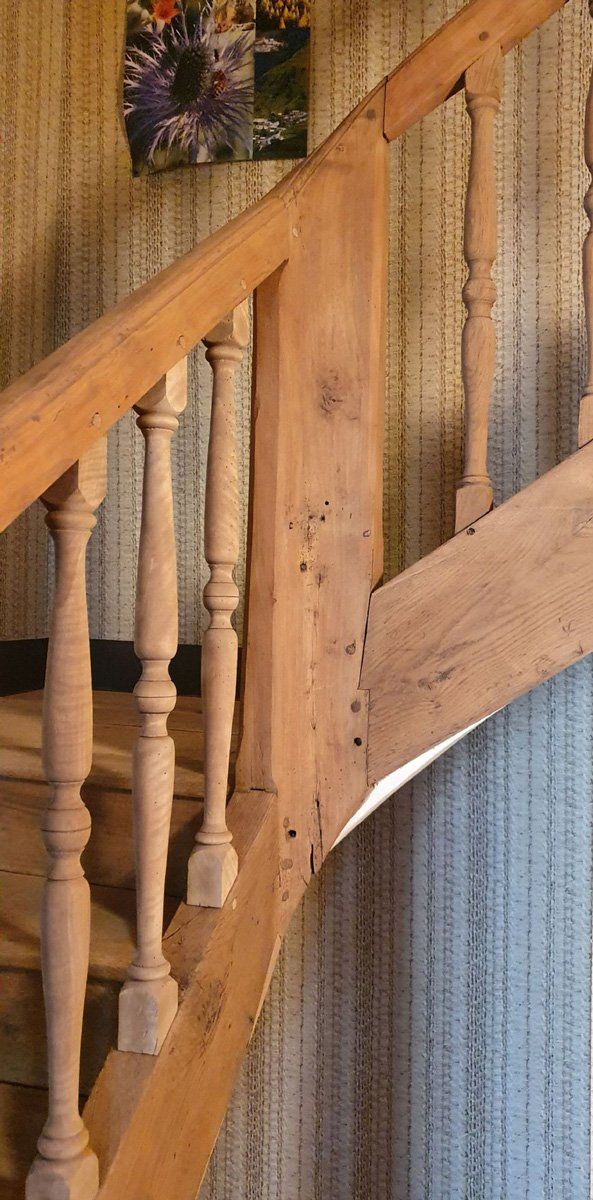 Décapage d'escaliers en bois