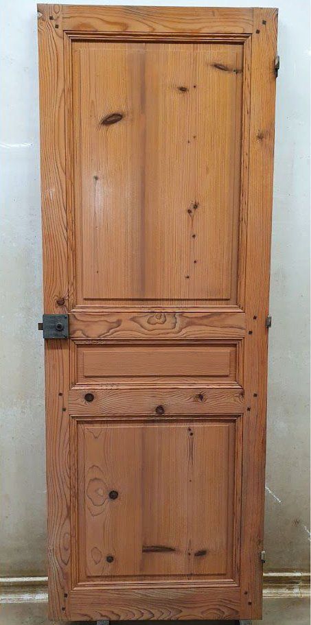 Décapage de porte en bois