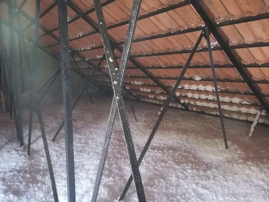 Particules isolantes dans les combles