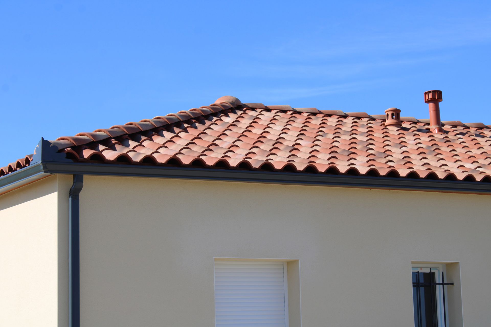 Une gouttière en aluminium