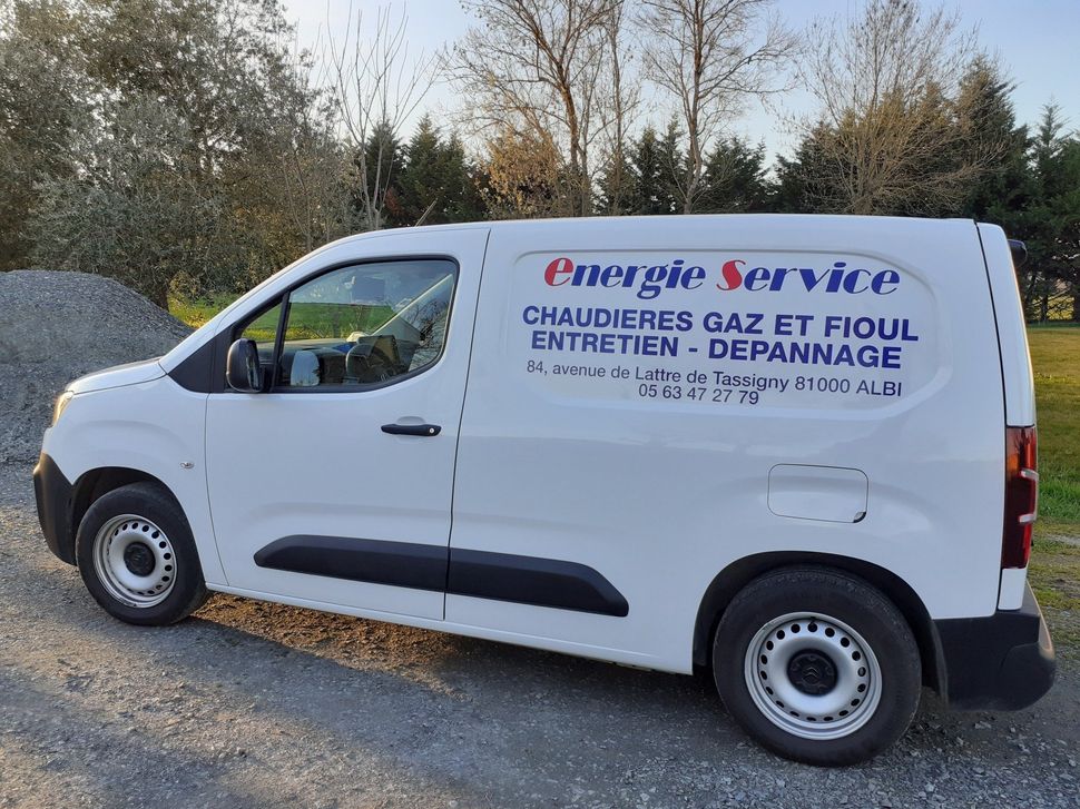 Véhicule estampillé Energie Service