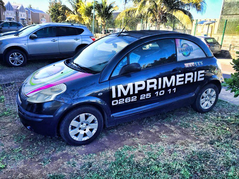 Installation stickers voiture