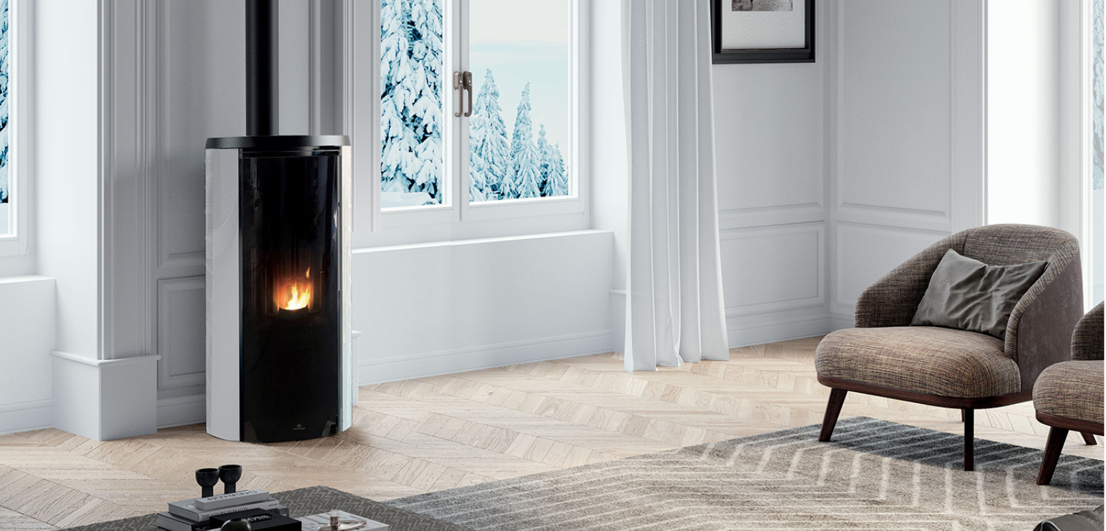 Il y a une cheminée au milieu de la pièce.