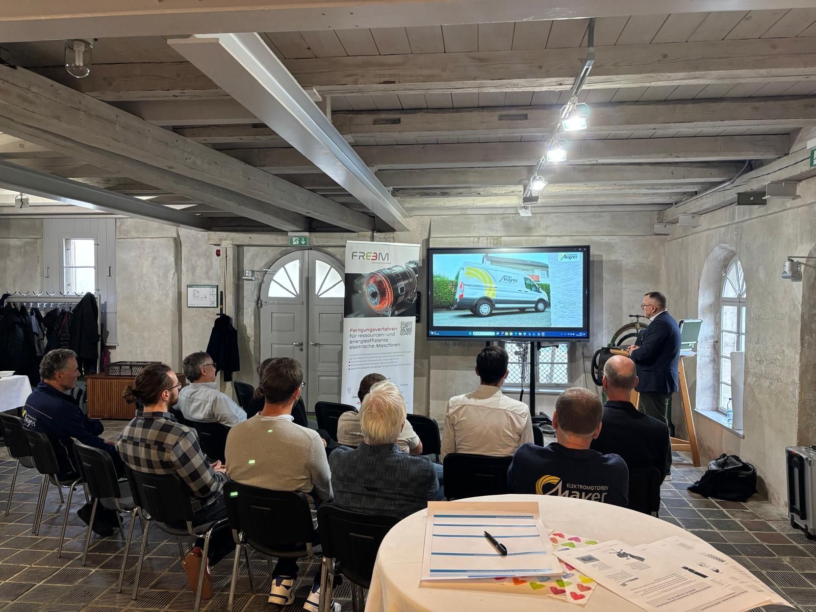 Präsentation und gemeinsames Brainstorming
